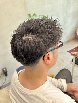 レヴィア(REVIA) メンズ刈り上げツーブロック短髪スタイルメンズカット