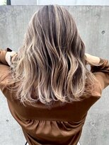 ロミー 本厚木(ROMMY.) 透明感バレイヤージュ細めハイライト×アッシュベージュ髪質改善