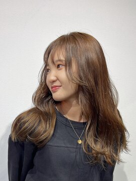 ソアロ(SOARO) 岐阜韓国レイヤーハッシュカットアッシュ20代