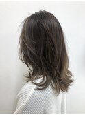 ナチュラルアッシュハイライト×レイヤースタイル