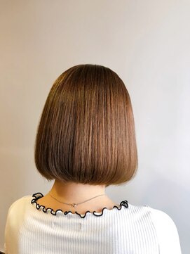 クロノス(CRONOS) 【透け感】ベージュカラーボブ