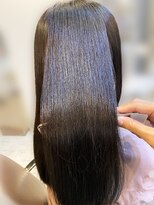 インス(ensue)&nbsp;極うるツヤ☆サラサラ感動の手触り髪質改善ストレート