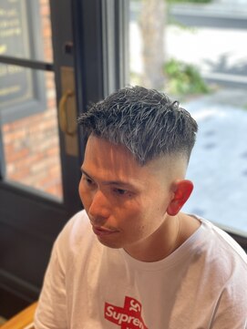 フォーコーナーズカットショップフェイビーズ 名古屋西(FourCornersCutShop favey's) ハイフェード【刈り上げ】