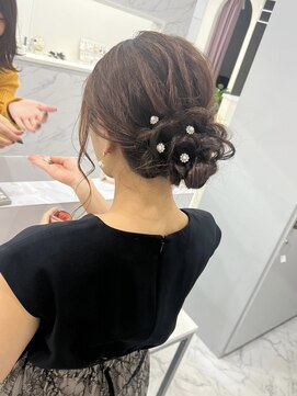 エレラビューティー(ELERA beauty) 【山田 真子】お呼ばれアレンジ★