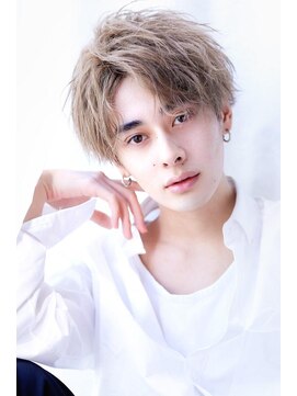 リップス 立川(LIPPS) ブロンドクリアショート