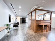 アグ ヘアー リリック せんげん台店(Agu hair lyric)の雰囲気（ゆったり寛げる居心地の良い空間です。）