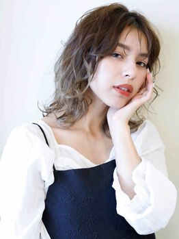 フォープレイス(FOUR PLACE)の写真/【原/小田部/有田】透明感とツヤのある色味が叶う♪髪に優しい薬剤で、ダメージレスな仕上がりに。