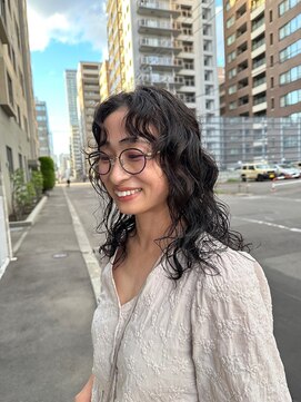 テンション(tension) スパイラルパーマミディアムレイヤーカット札幌大通バスセンター