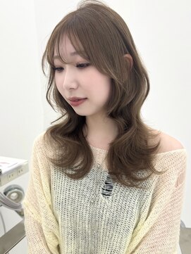 小顔に見せるレイヤーカット＆赤み消し透け感ベージュ