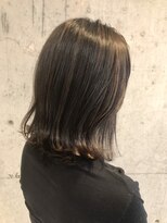 ル リヤン(Le lien)&nbsp;外ハネミディアムボブ・ハイライト・大人女子ヘア