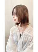切りっぱなし外ハネ×ベージュ