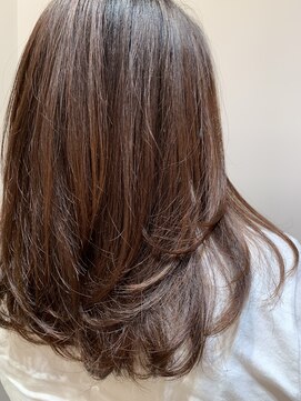 ムーン(moon) ＃艶カラー＃カーキグレージュ＃大人かわいい＃フェザーバング