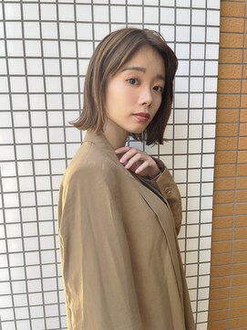 エル 北千住(elu) ミディアムボブ_カーキグレージュフェザーバング