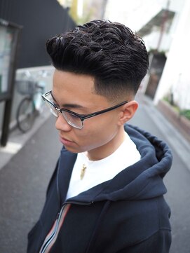 ブレイズマン(BLAZEMAN) ナチュラルパーマ×フェード