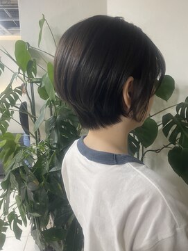 ユーリ(juli) 深みグリーン×ショート