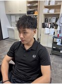 テーパーフェードツーブロックツイストスパイラルメンズ短髪