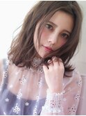 かき上げセンターパート透明感ブラウンベージュくびれヘアミディ