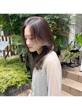 トレス(TRESS) セミロング　オリーブ　毛流れ　前髪　透明感　赤み消し　表参道