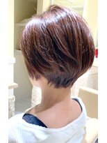 レウナ 外苑前(Reuna)&nbsp;30代40代に人気シルエットが綺麗に見えるショートボブ