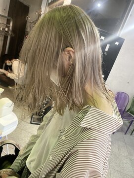 ハイク(HYKE) 【HYKE】鈴木　ホワイトベージュ×ミディアムボブ＊＊