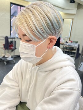 ヒート バイ アンカットラウンジ 渋谷(HEAT by UNCUT&LOUNGE) ダブルカラー/ホワイトカラー/ケアブリーチ/ホワイトブリーチ