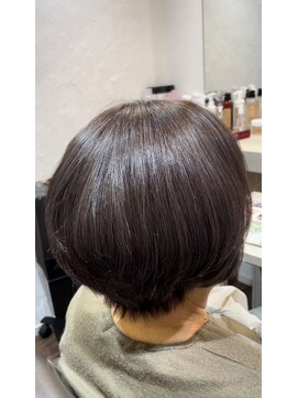 ヘア デザイン 虹いろのはさみ 白髪ぼかし　ダークグレー