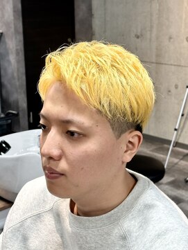 スウェルホワイト(SWELL WHITE) 金髪アップバング