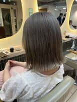 テトラ バイ ネオリーブ 横浜西口店(tetra by neolive)&nbsp;ハイトーンボブ ブリーチ込シルバー 横浜