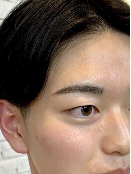トオリト アダン(TOORITO ADAN)の写真/眉の毛流れを整える眉毛パーマとワックスで理想の眉に！清潔感のある爽やかな印象で、ワンランク上の男性に