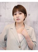 前髪あり透明感ミルクティーベージュ大人ショートボブ小顔カット