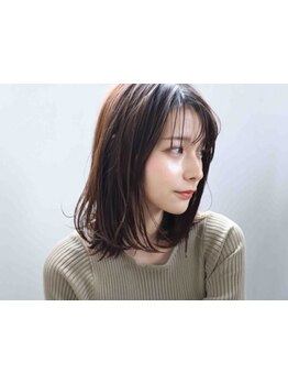 白髪ぼかしハイライトで立体的な仕上がりに◎低刺激×高品質の薬剤で、ダメージレスにオシャレを楽しめる♪