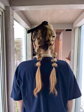 ニーノ(Nino) 編みおろしヘアセット