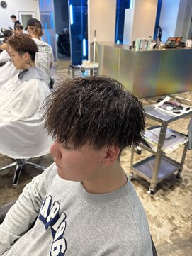 アンサー 千葉中央(UNSER prod by THE DAY) 【MEN’S HAIR/サーフカール/刈り上げセンターパート/千葉】