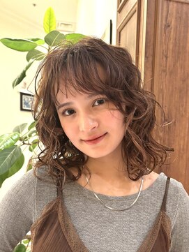 #20代30代ミディアムレイヤーくびれニュアンスゆるふわウェーブ