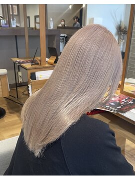 イロ プラス 南田宮店(iro+) ブリーチ有りホワイトミルクティー艶髪髪質改善