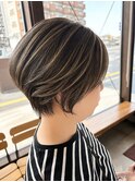 大人ショートボブ×極細ハイライト