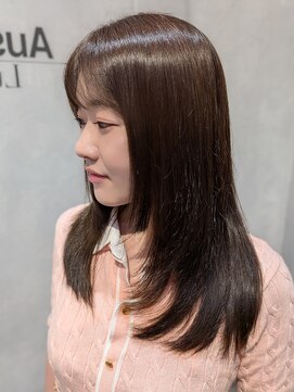 オーストヘアー リュウール(Aust hair Lueur) オリーブブラウンとレイヤー