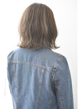 ヴィッカエコル (vicca 'ekolu) 《ekolu  横山》透け感グレージュ×ミディアムボブ