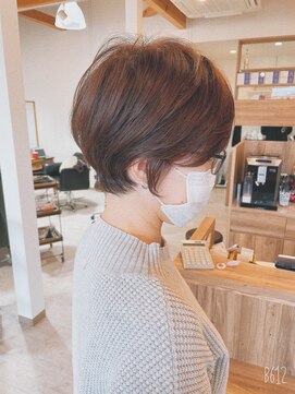 ラブレスカルペディエム(LAVLESS Carpediem) ふわっと大人ショート