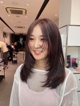 ステア ケース(stair case) 韓国　ミディアム　レイヤー　顔まわりカット