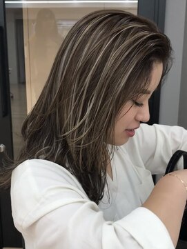 サイン 表参道(SIGN) レイヤーカットイヤリングカラーインナーカラーケアブリーチ