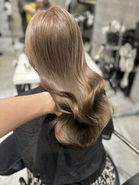 アンダーバーホワイト(_WHITE) レイヤーカット　ミルクティーベージュ