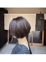 イニ 姉小路(ini)&nbsp;《戸田》ショートボブ/グレージュ