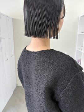 キートス 高知店(kiitos) ★パツっと切りっぱなしボブ