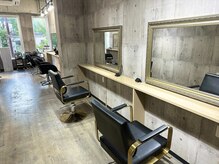 レオンカラー 天神大名店(LEON COLOR)の雰囲気（［セット面］コンセントもご利用いただけます）