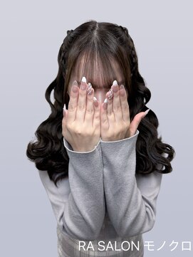 アールエーサロンモノクロ 秋葉原(RA SALON モノクロ) 【推し活ヘアメ】編み上げハーフツインヘア
