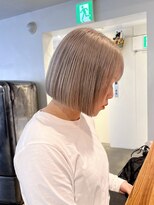 マカロニコースト(macaroni coast)&nbsp;ブリーチカラーホワイトベージュボブ顎ラインボブミニボブ