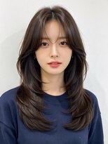 エイチ ウルフカット 大阪梅田(811)&nbsp;アンブレラカラー外ハネボブウルフボブグラデーションカラー50代