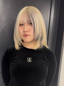 フリーク(FLEEK) ブロンド+デザインカラー