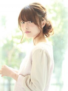 クィーンズガーデンバイケーツーギンザ(QUEEN’S GARDEN by K two GINZA) [K-two銀座]デートにオススメ！夏のヘアアレンジ